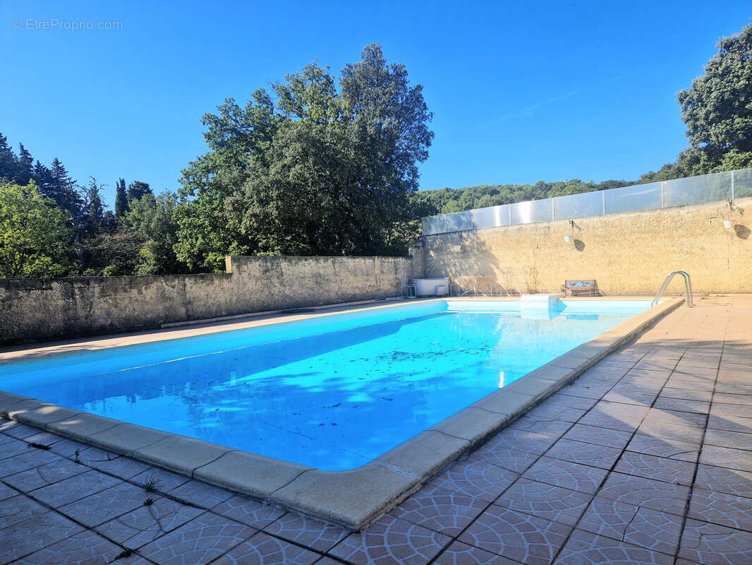 Maison à CHATEAUNEUF-DE-GADAGNE