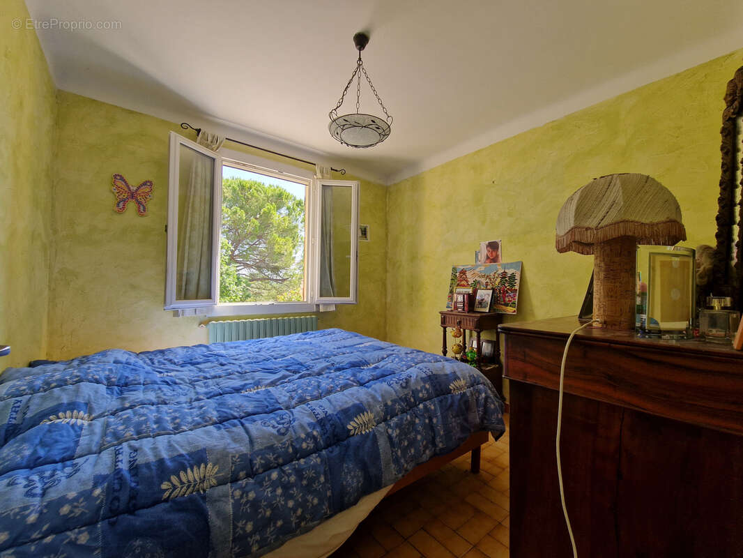 Maison à CHATEAUNEUF-DE-GADAGNE