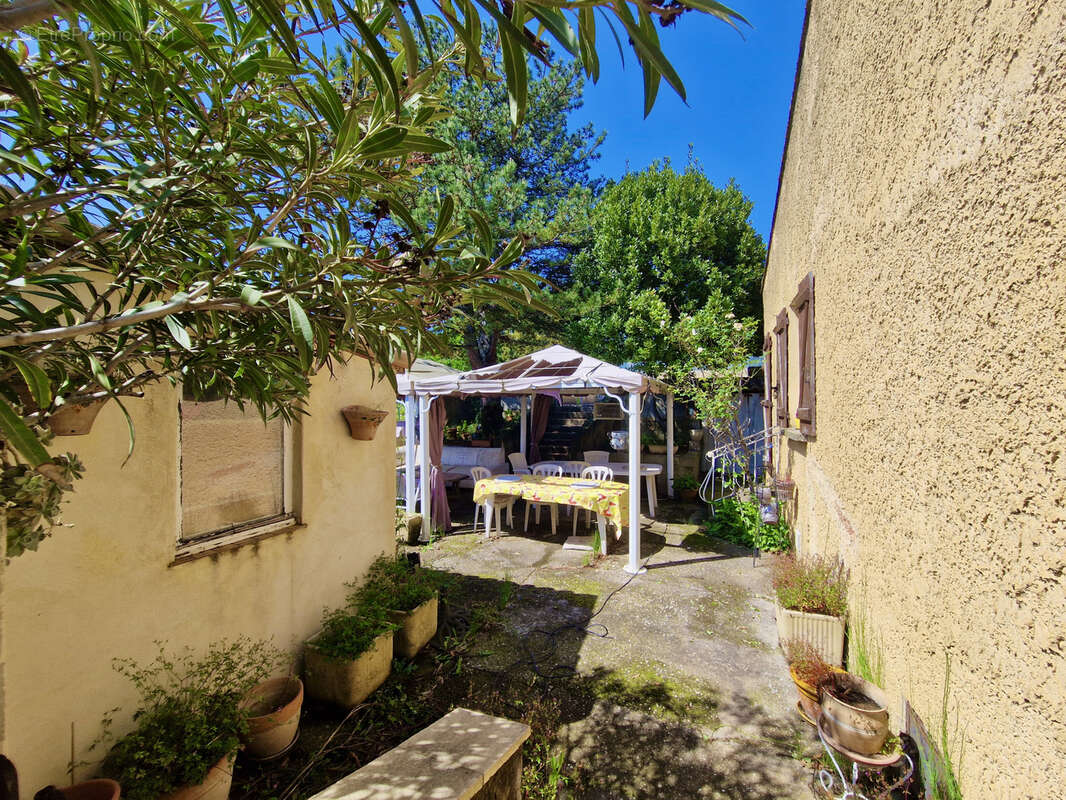 Maison à CHATEAUNEUF-DE-GADAGNE