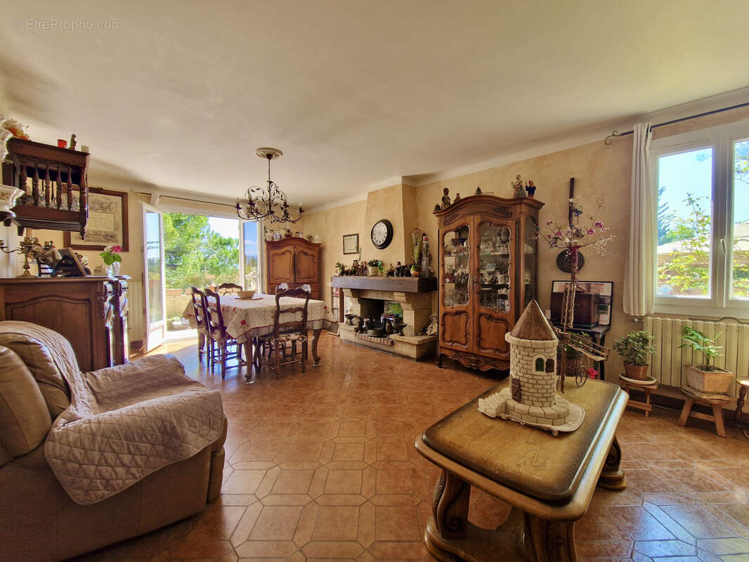 Maison à CHATEAUNEUF-DE-GADAGNE