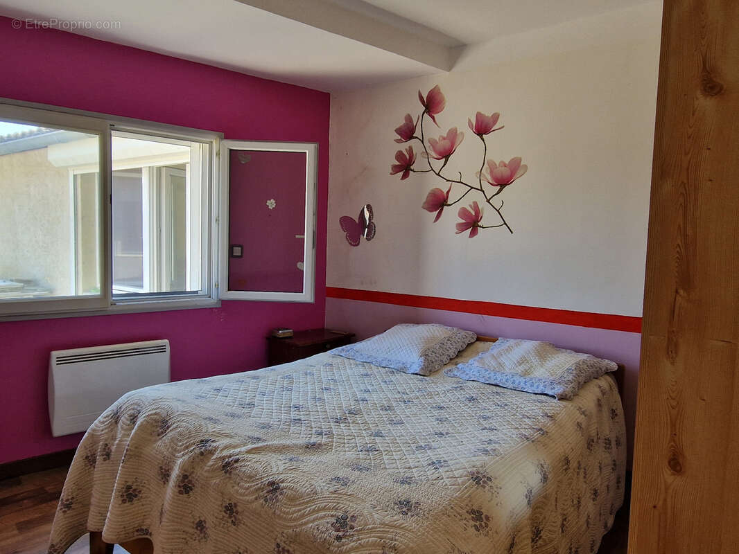 Maison à CHATEAUNEUF-DE-GADAGNE