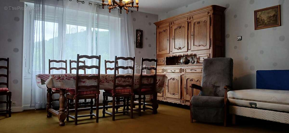 Maison à RADDON-ET-CHAPENDU