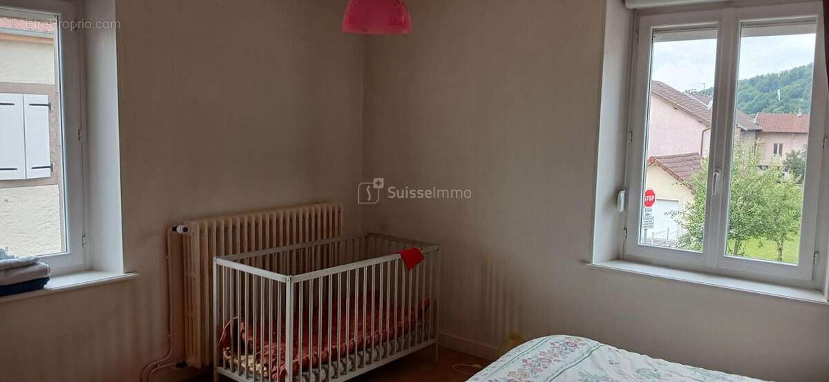 Maison à RADDON-ET-CHAPENDU