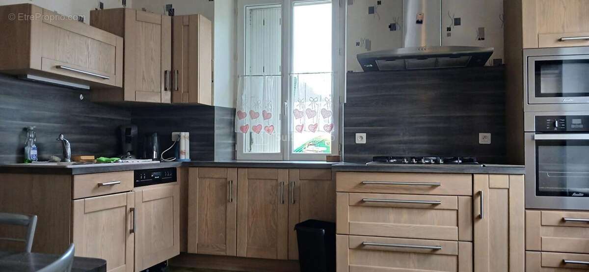 Maison à RADDON-ET-CHAPENDU