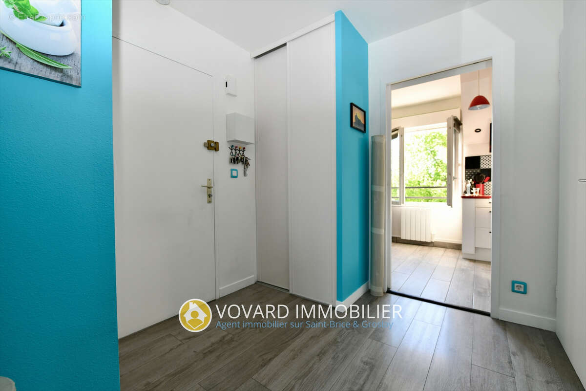 Appartement à EZANVILLE