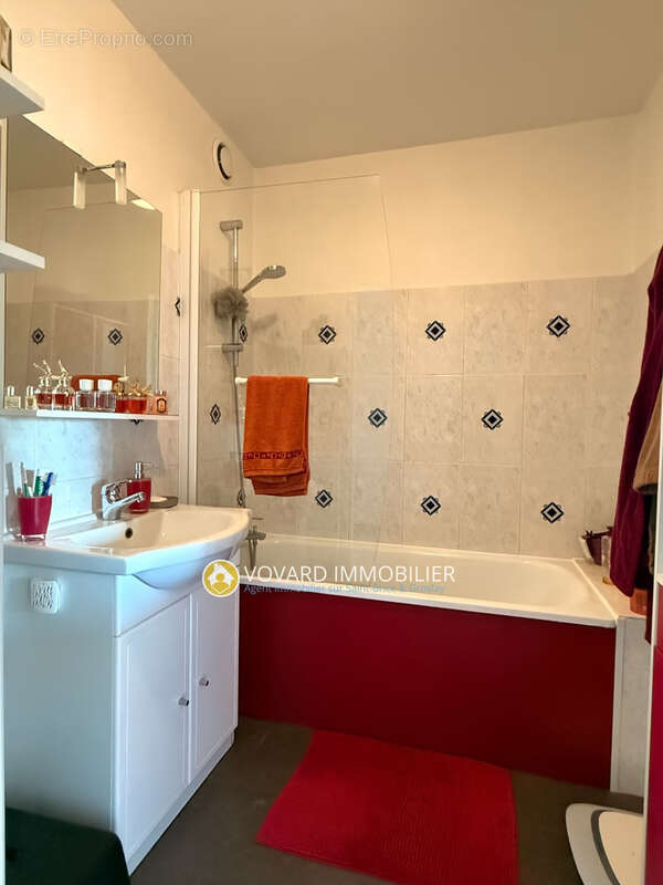 Appartement à EZANVILLE