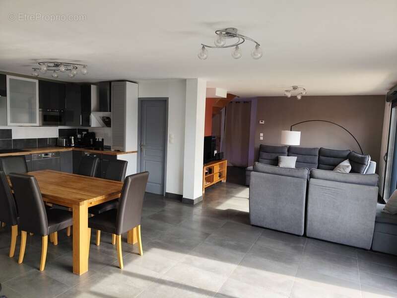 Maison à SAINT-LEU-D&#039;ESSERENT