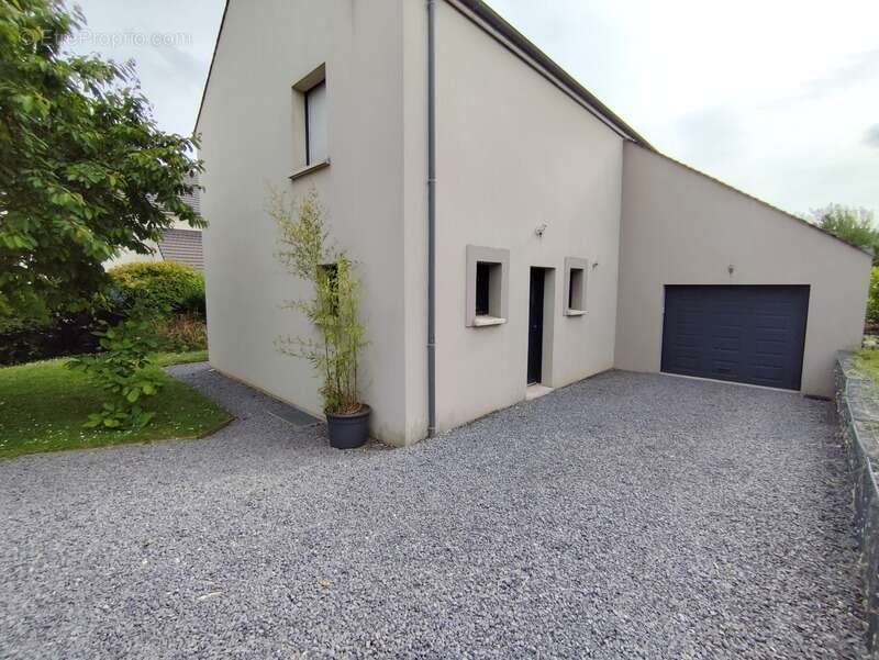 Maison à SAINT-LEU-D&#039;ESSERENT