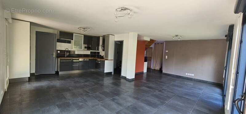 Maison à SAINT-LEU-D&#039;ESSERENT