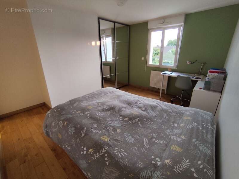 Maison à SAINT-LEU-D&#039;ESSERENT