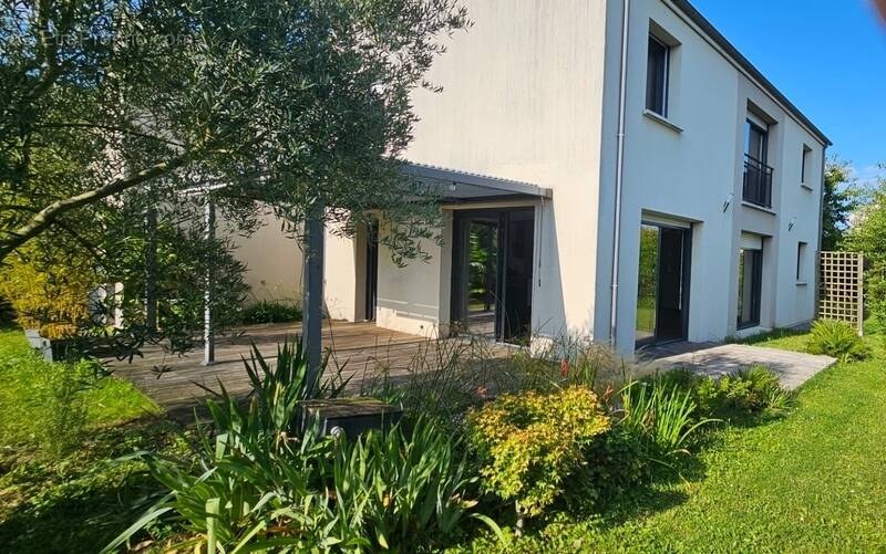 Maison à SAINT-LEU-D&#039;ESSERENT