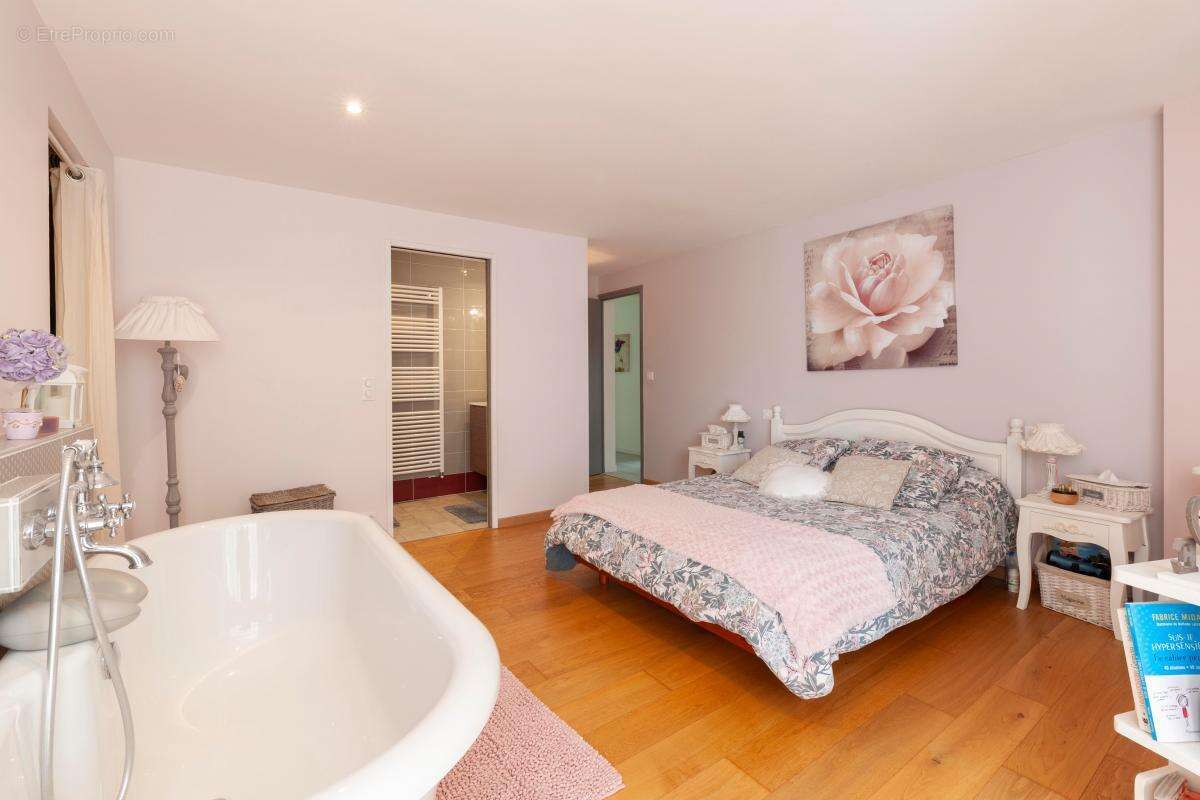 Maison à SAINT-PIERRE-DU-MONT