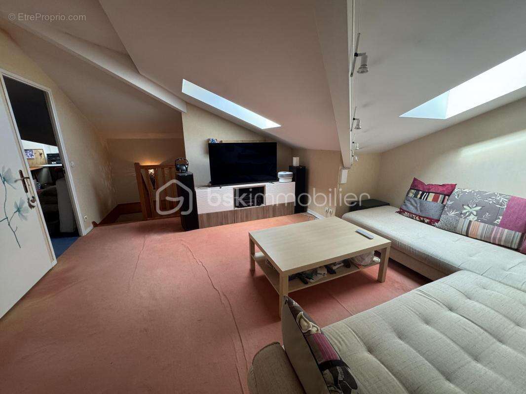 Appartement à MAGNY-LE-HONGRE