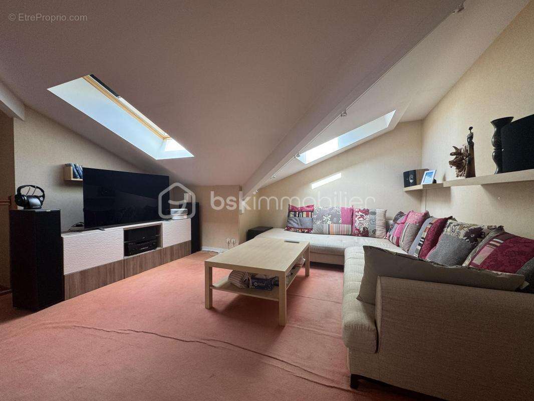 Appartement à MAGNY-LE-HONGRE