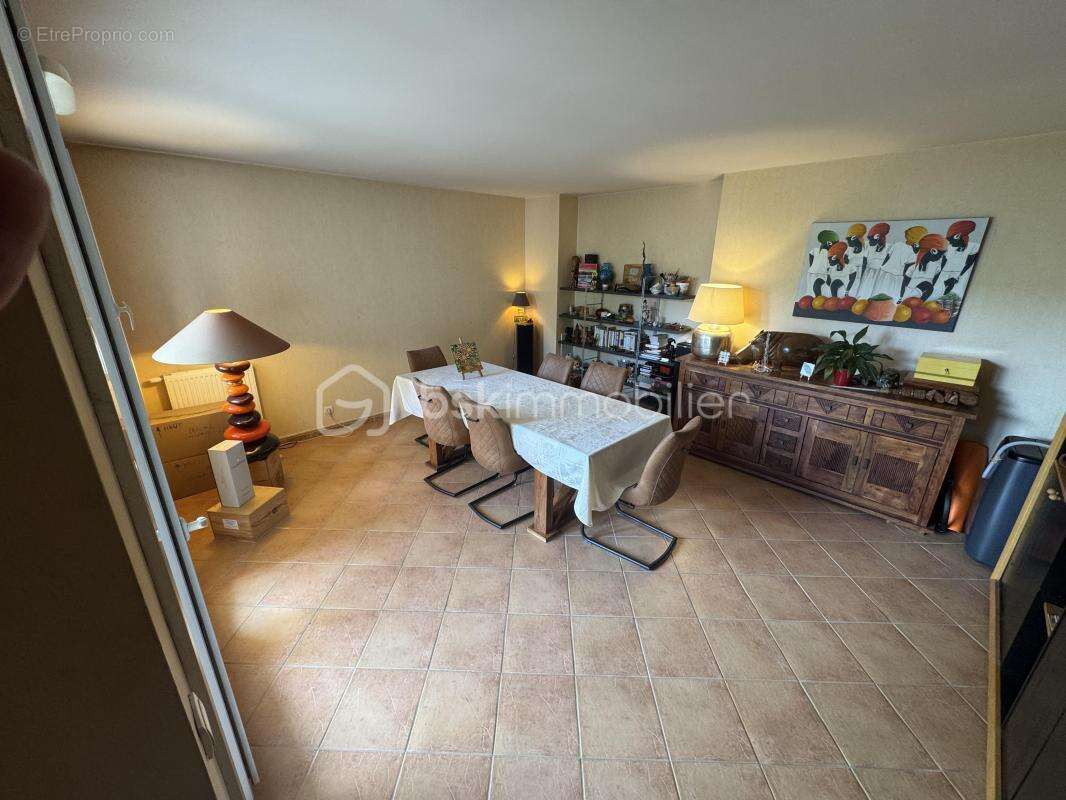 Appartement à MAGNY-LE-HONGRE