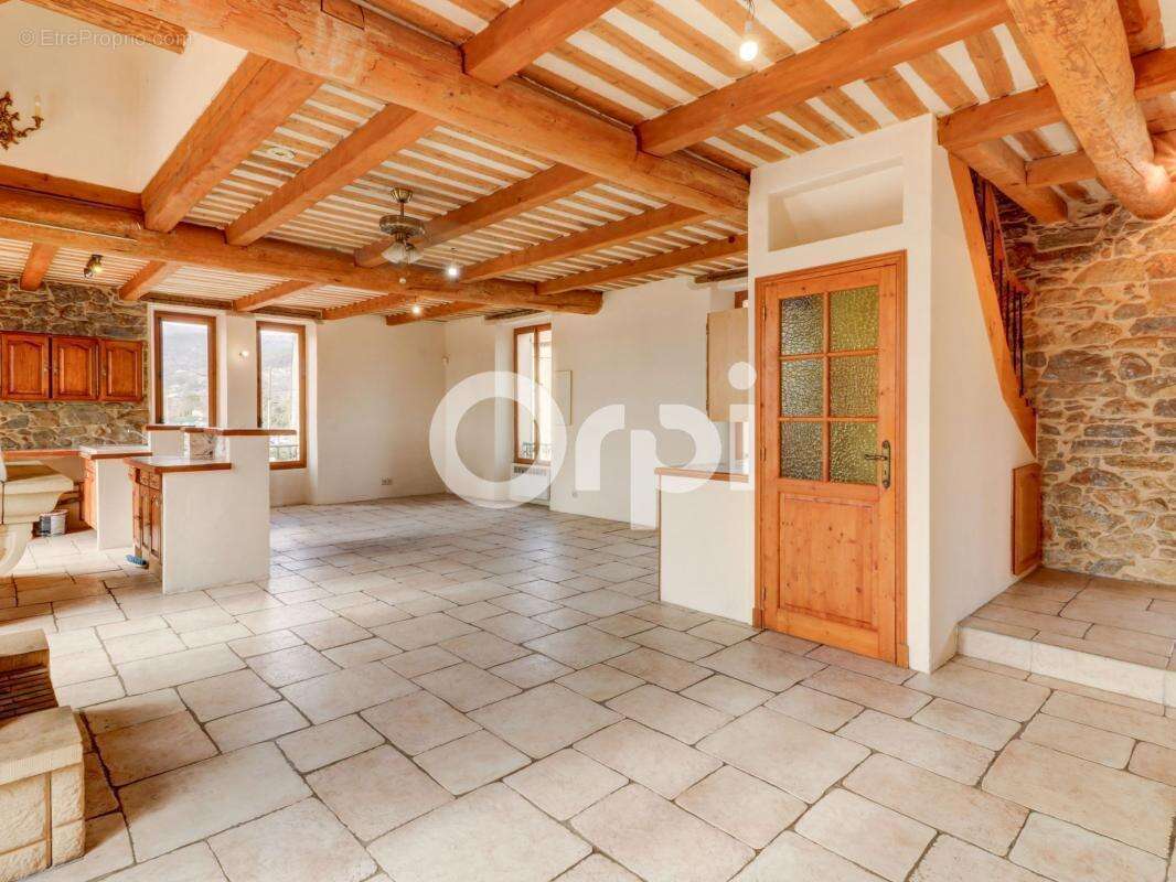 Appartement à FAYENCE
