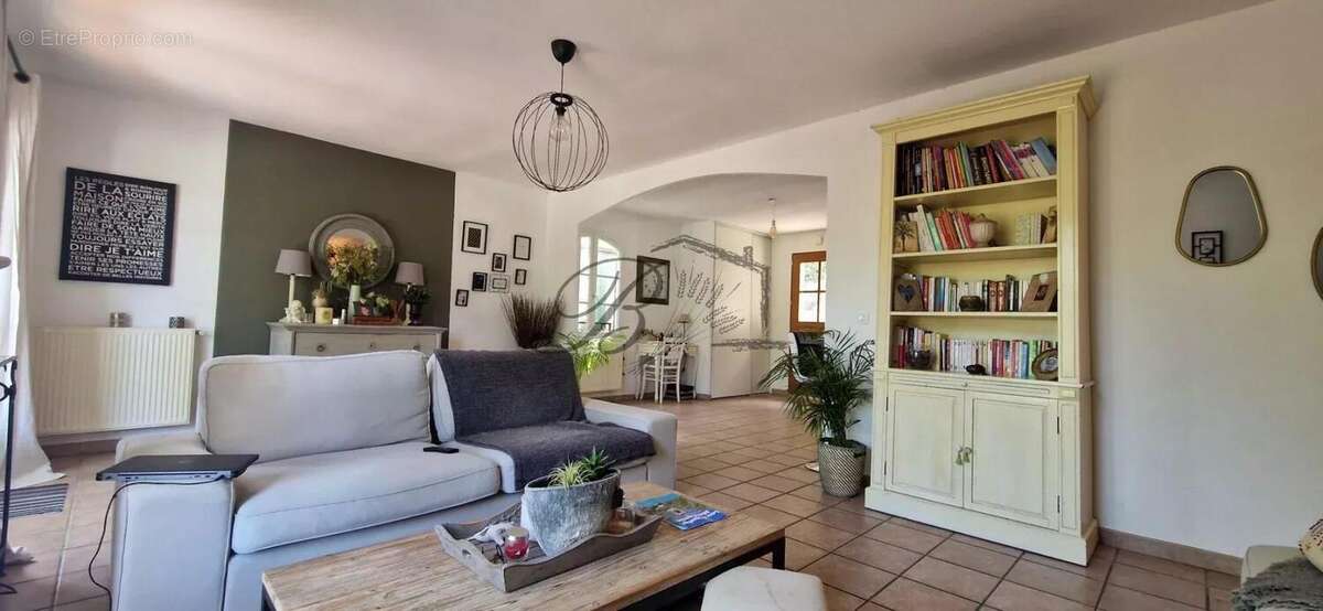 Maison à LA MOTTE-D&#039;AIGUES