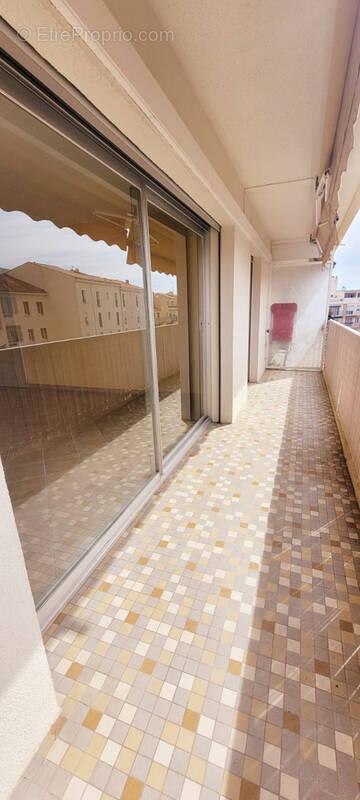 Appartement à HYERES