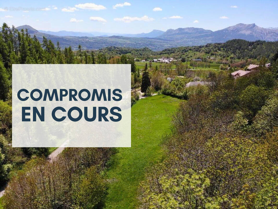 Terrain à SAINT-MICHEL-DE-CHAILLOL