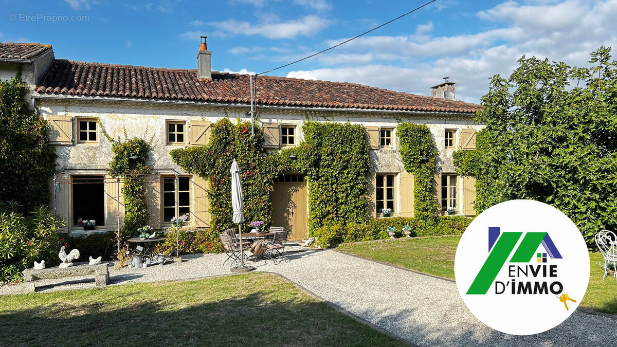 Maison à SAINT-PIERRE-DE-JUILLERS