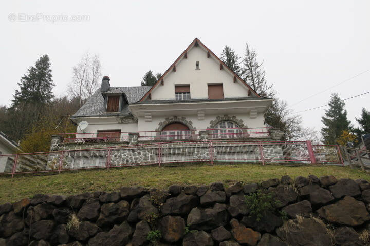 Maison à LA BOURBOULE