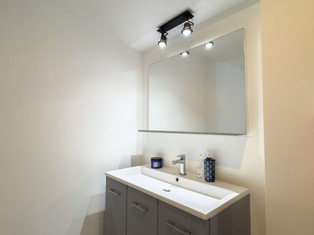 Appartement à PRIVAS