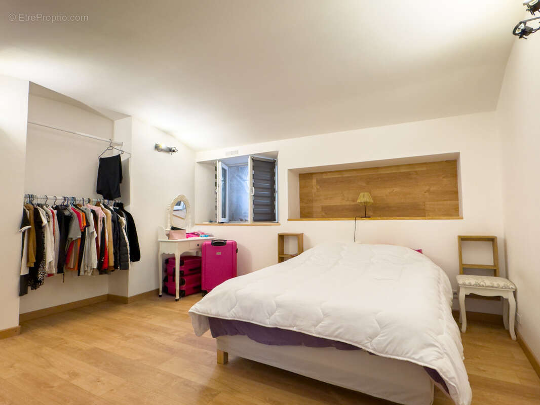 Appartement à PRIVAS