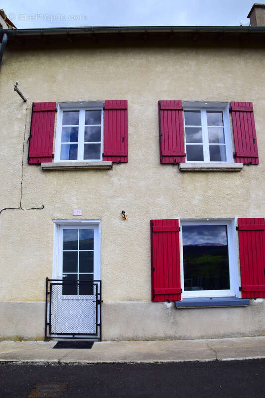 Maison à COUCOURON