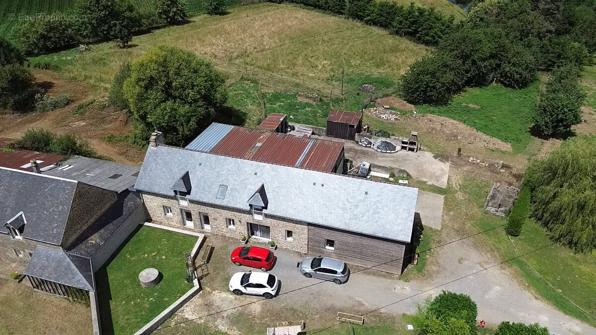 Maison à SAINT-HILAIRE-DU-HARCOUET