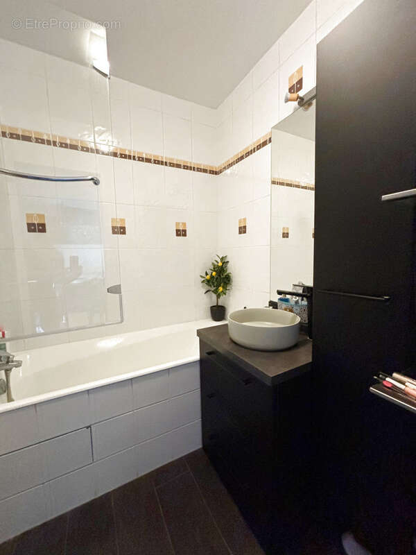 Appartement à ENGHIEN-LES-BAINS