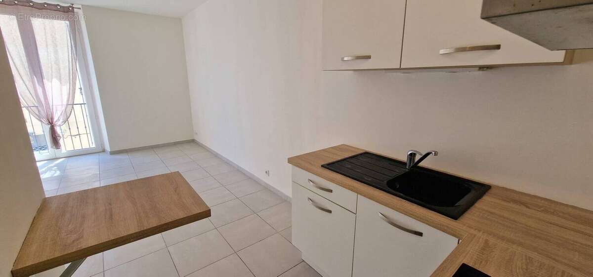 Appartement à ROQUEBRUNE-SUR-ARGENS