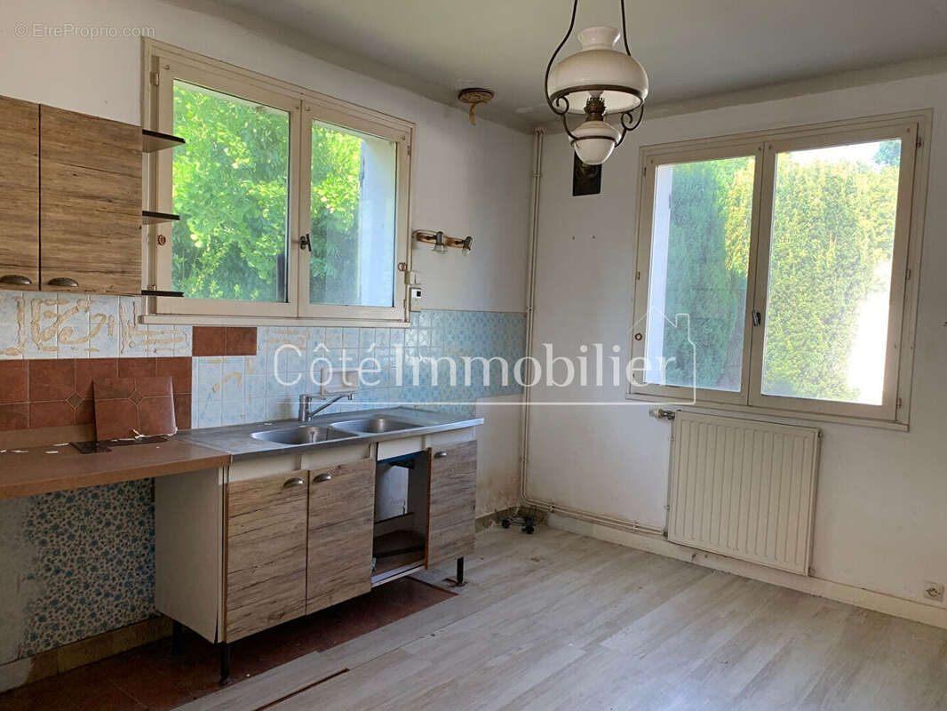 Maison à SAINT-HILAIRE-DE-CHALEONS