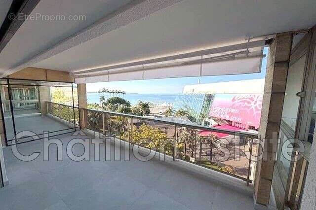 Appartement à CANNES