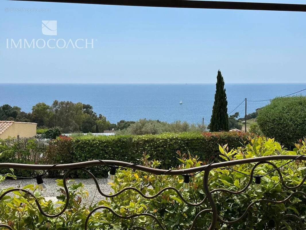 Maison à CARQUEIRANNE