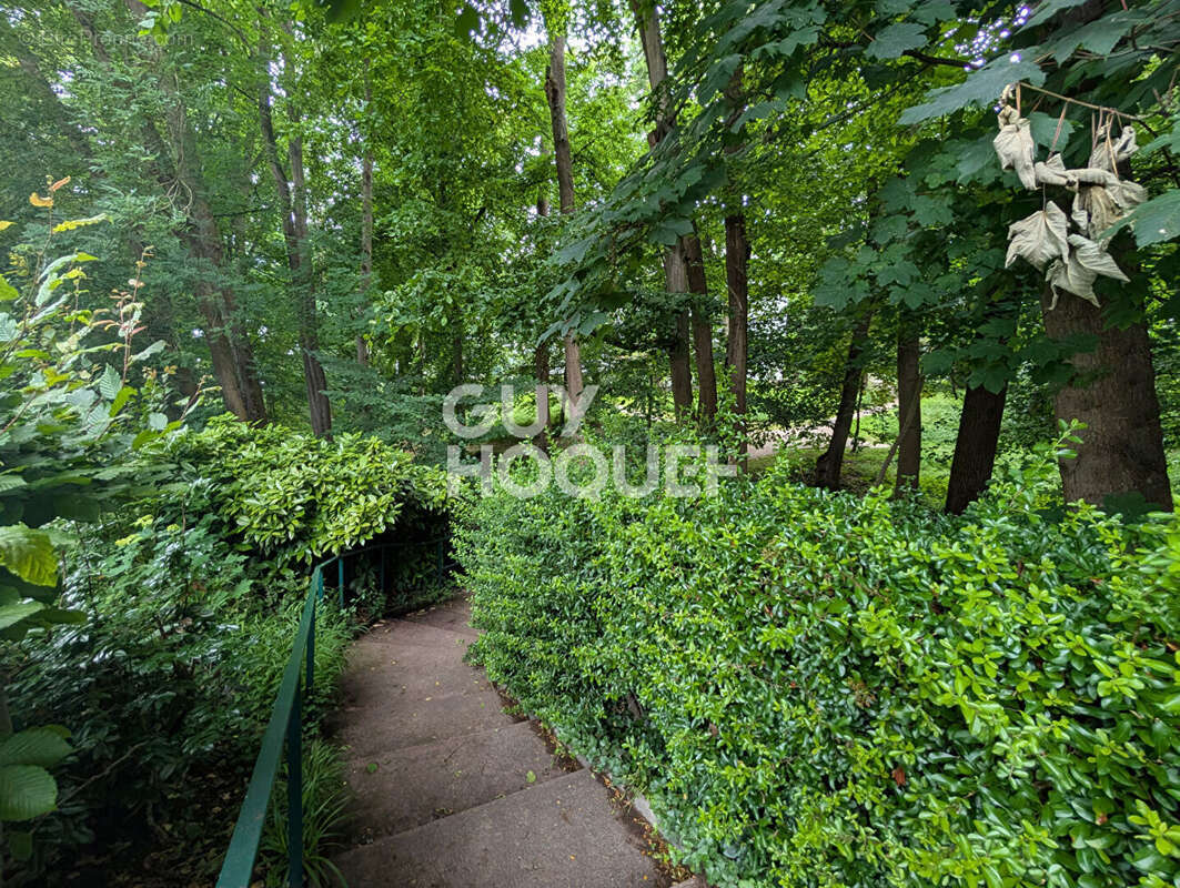 Appartement à L&#039;ETANG-LA-VILLE