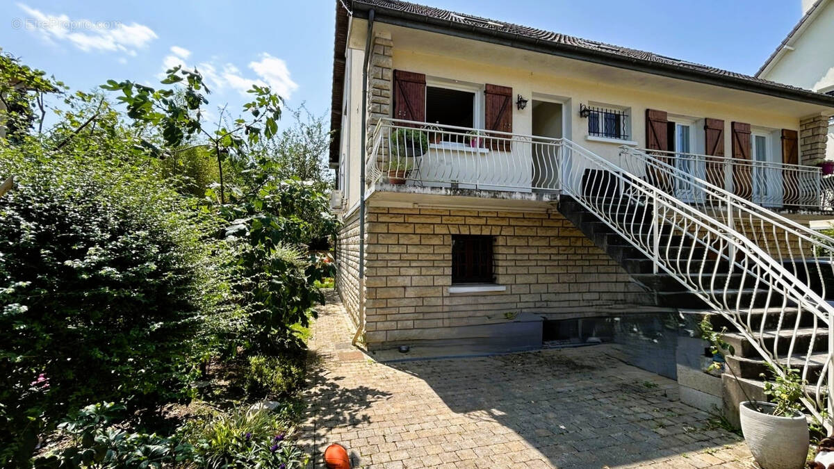 Maison à SAINT-LEU-LA-FORET