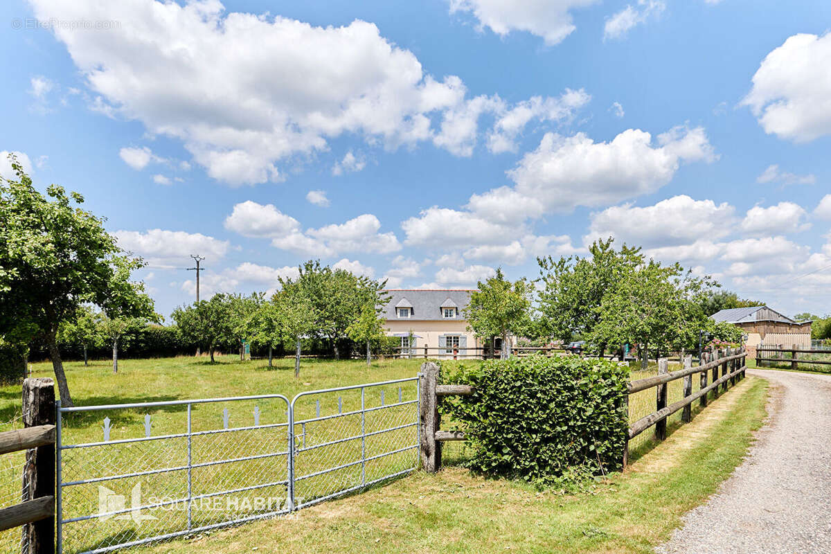Maison à PONT-L&#039;EVEQUE
