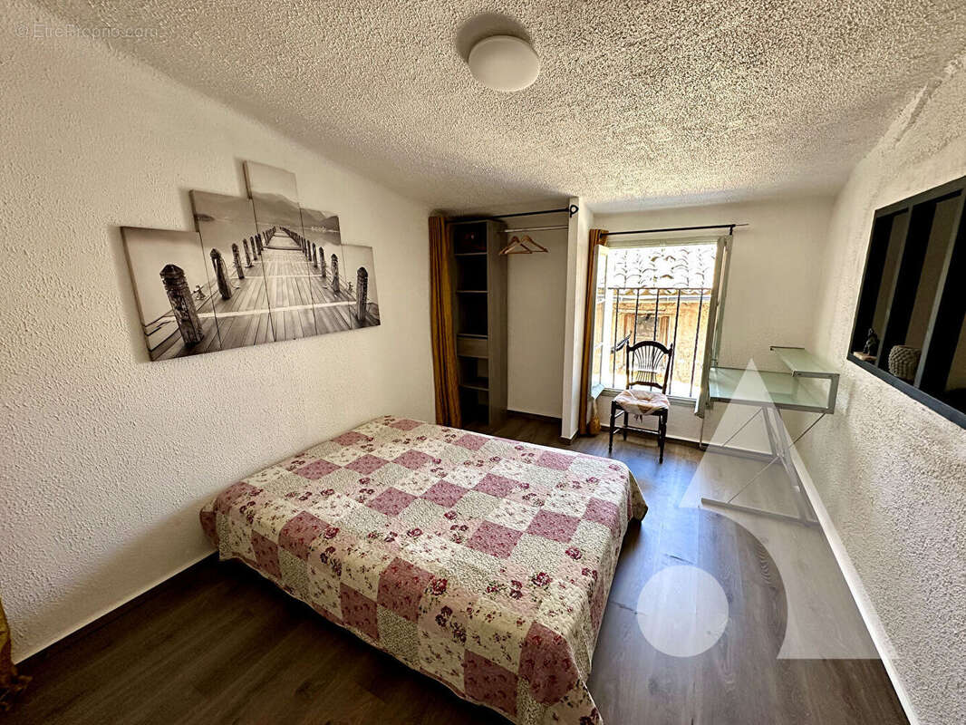 Appartement à REGUSSE