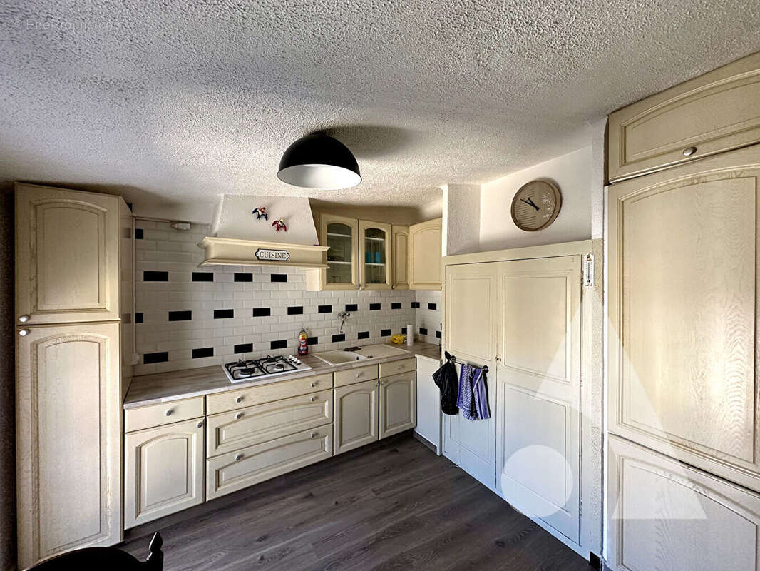 Appartement à REGUSSE