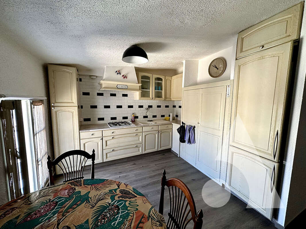 Appartement à REGUSSE