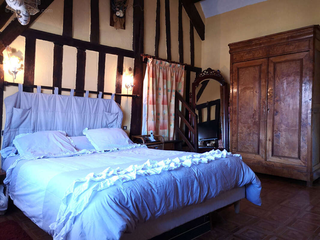 Maison à CHAMPROND-EN-GATINE