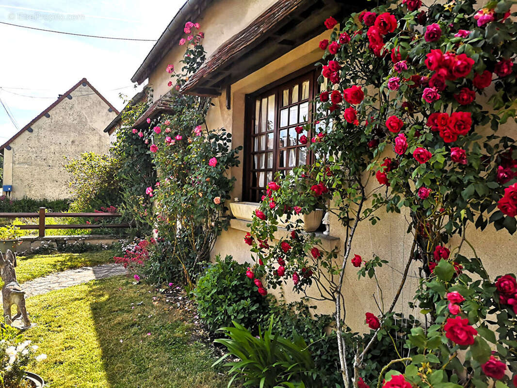 Maison à CHAMPROND-EN-GATINE