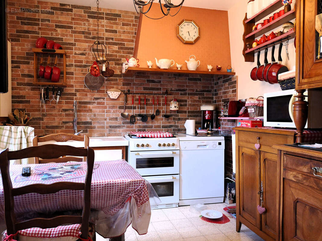 Maison à CHAMPROND-EN-GATINE