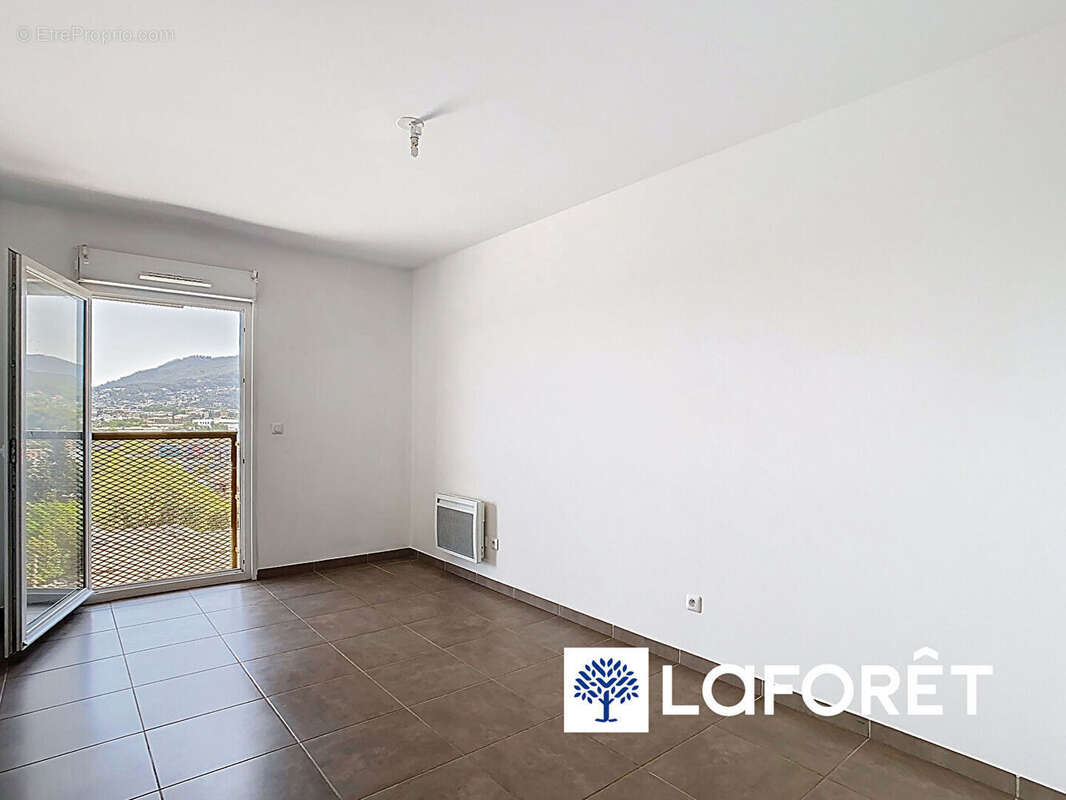 Appartement à LA VALETTE-DU-VAR