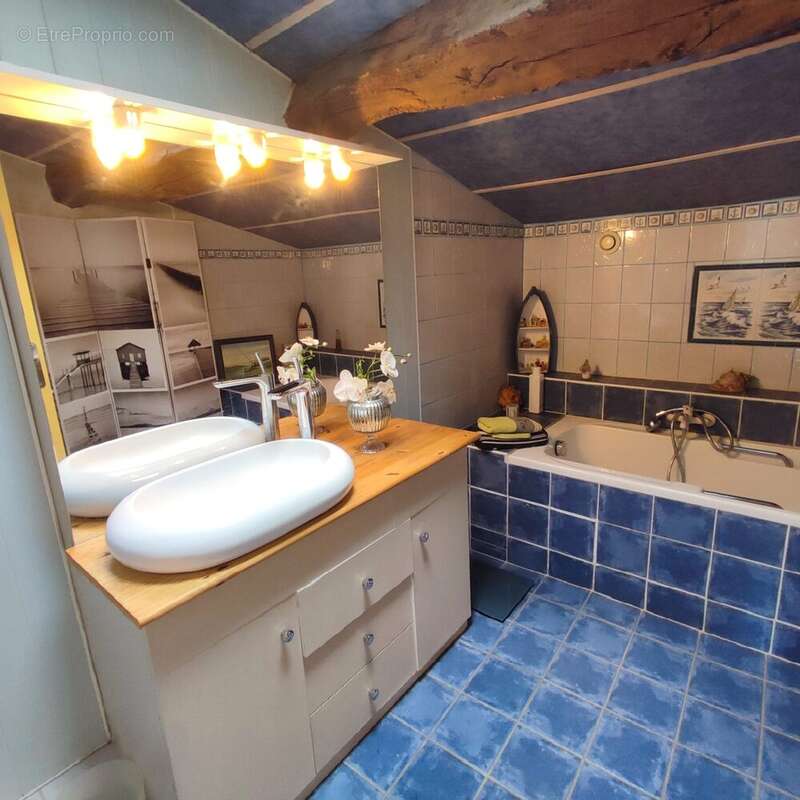 Maison à BUSSAC-SUR-CHARENTE