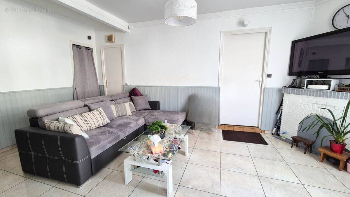 Maison à CHAMPS-SUR-MARNE