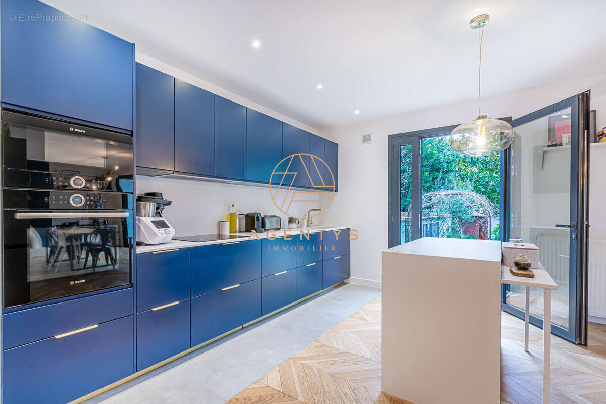 Maison à SAINT-MAUR-DES-FOSSES