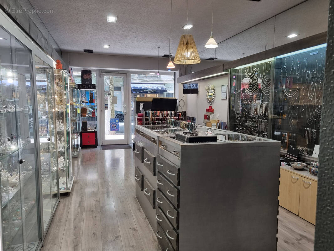 Commerce à DIGNE-LES-BAINS