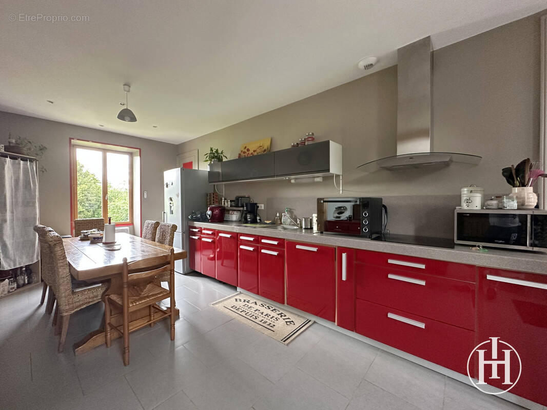 Maison à SAINT-PIERRE-LES-ETIEUX