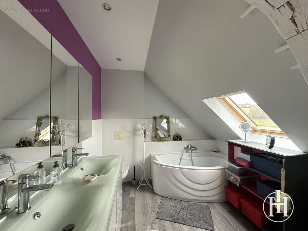 Maison à SAINT-PIERRE-LES-ETIEUX